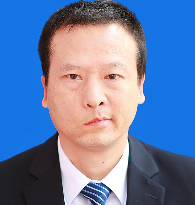 王东巍  实训就业科科长